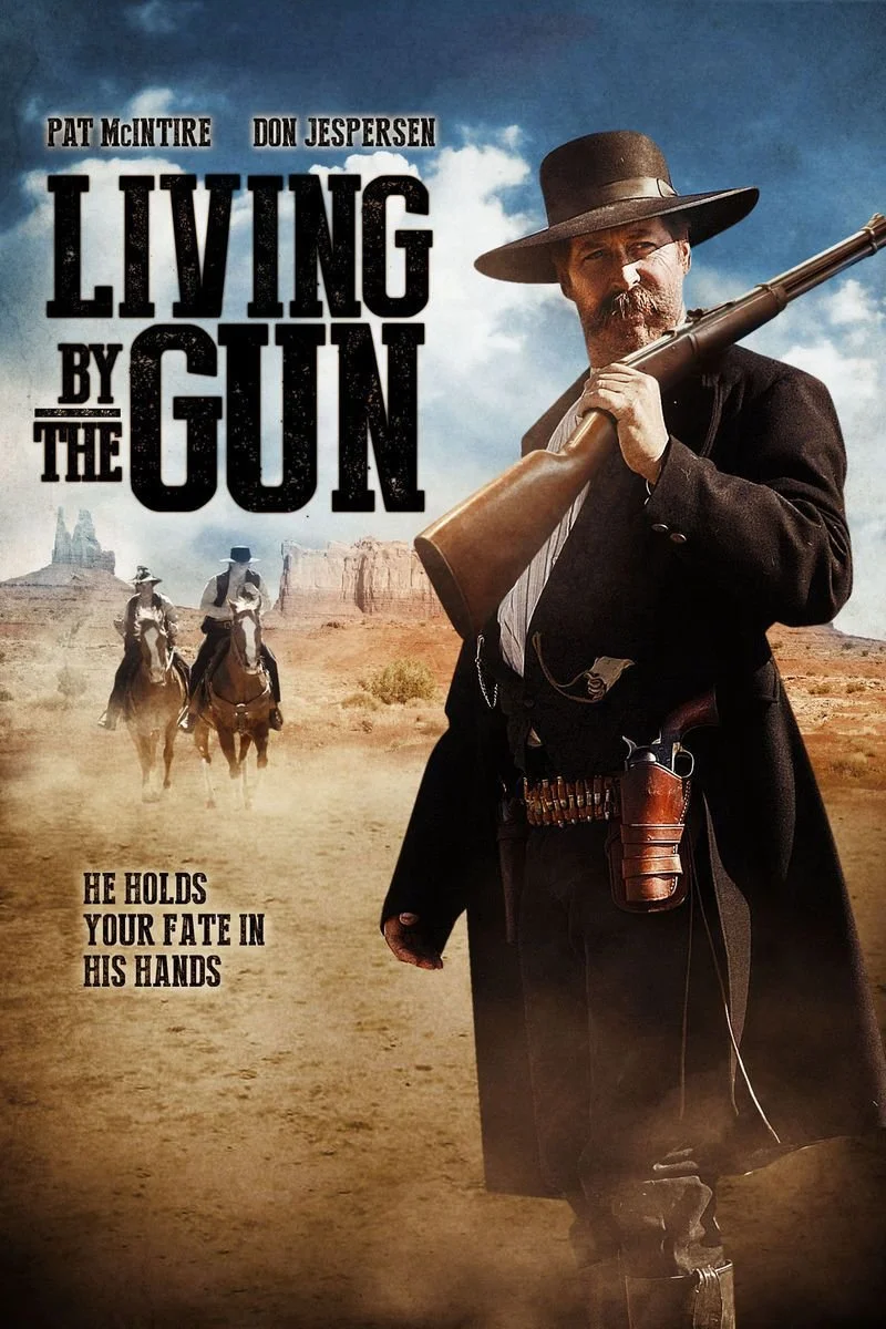 Poster van Living by the Gun