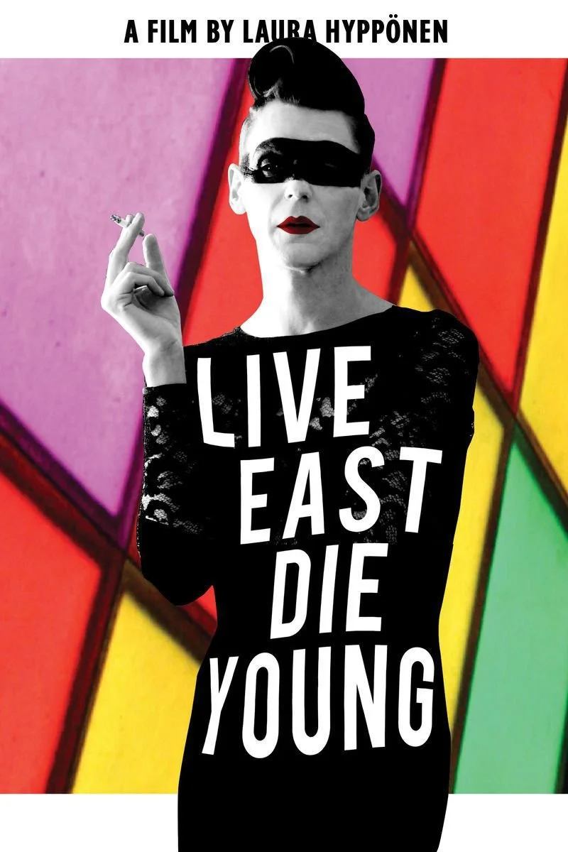 Poster van Live East Die Young
