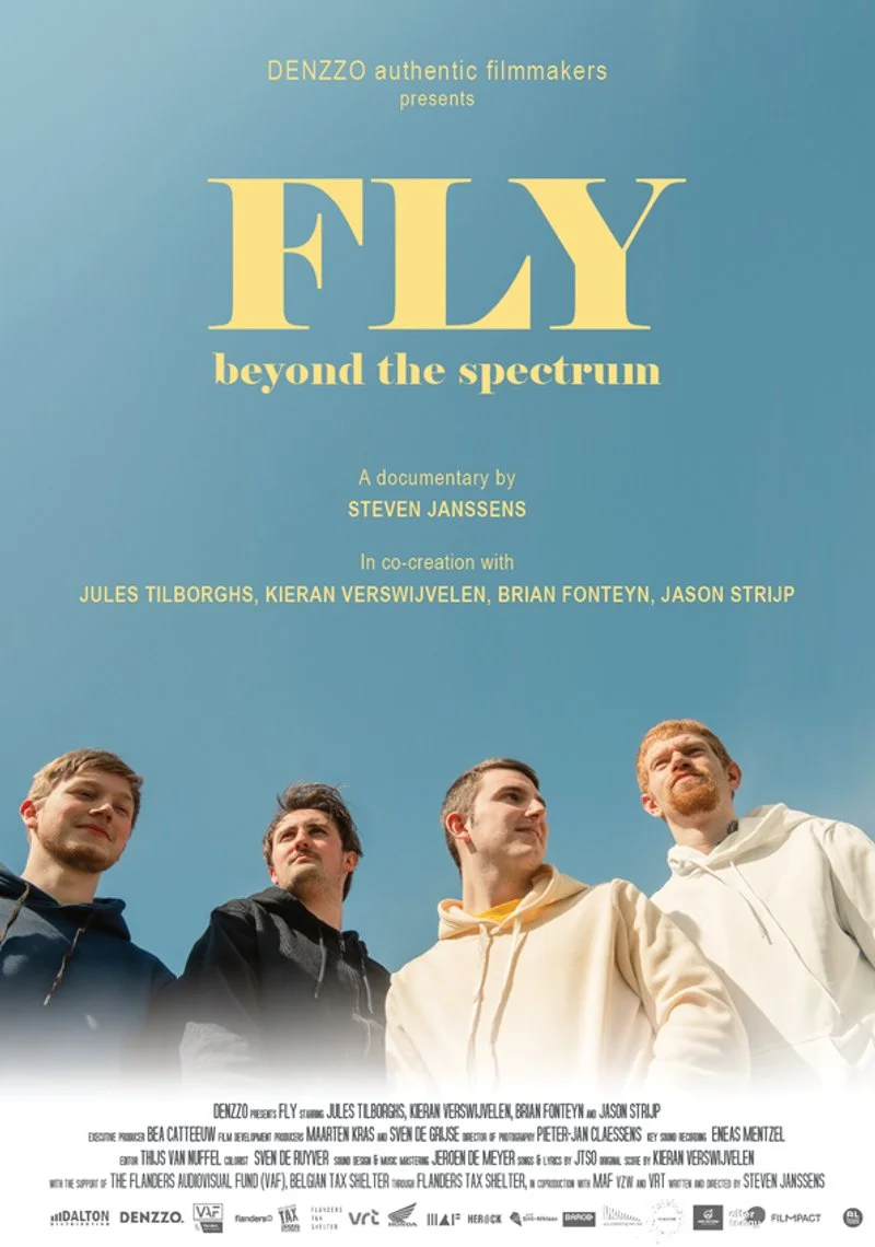 Poster van Fly - Beyond the Spectrum