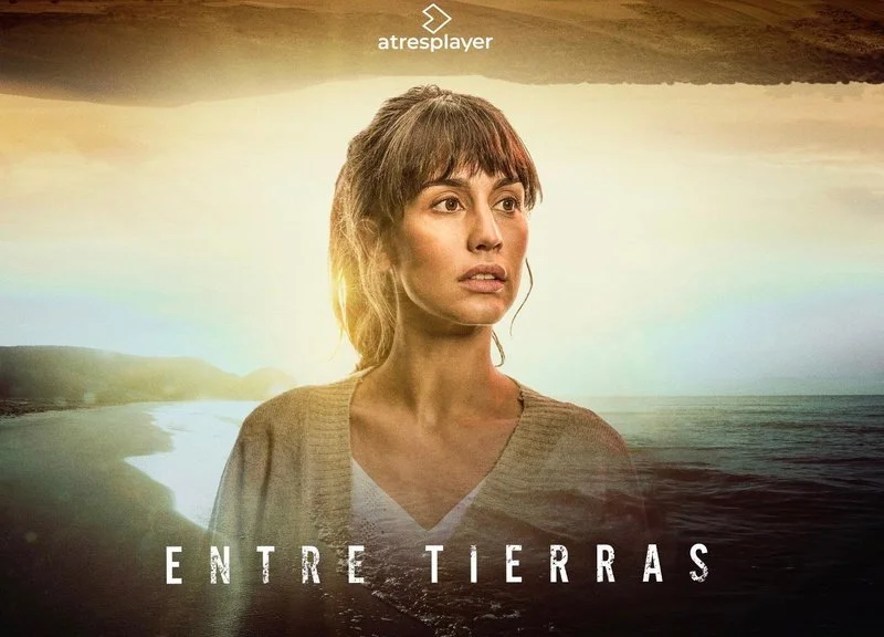 Poster van Between Lands