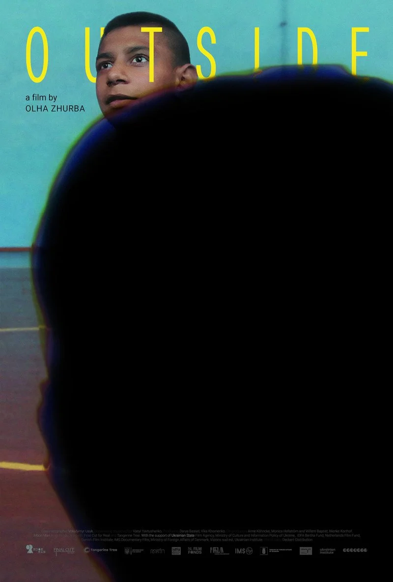 Affiche de Outside